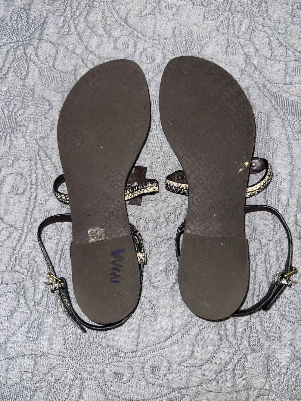 Tory Burch Snake print Leather T-Strap Flat Sandals 7 Brown